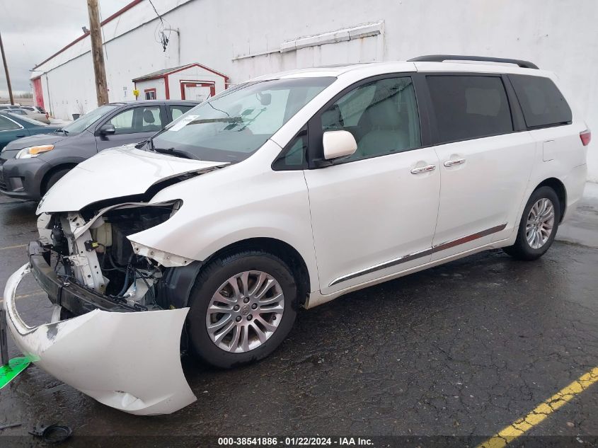 5TDYK3DC8GS744049 2016 TOYOTA SIENNA, photo no. 2