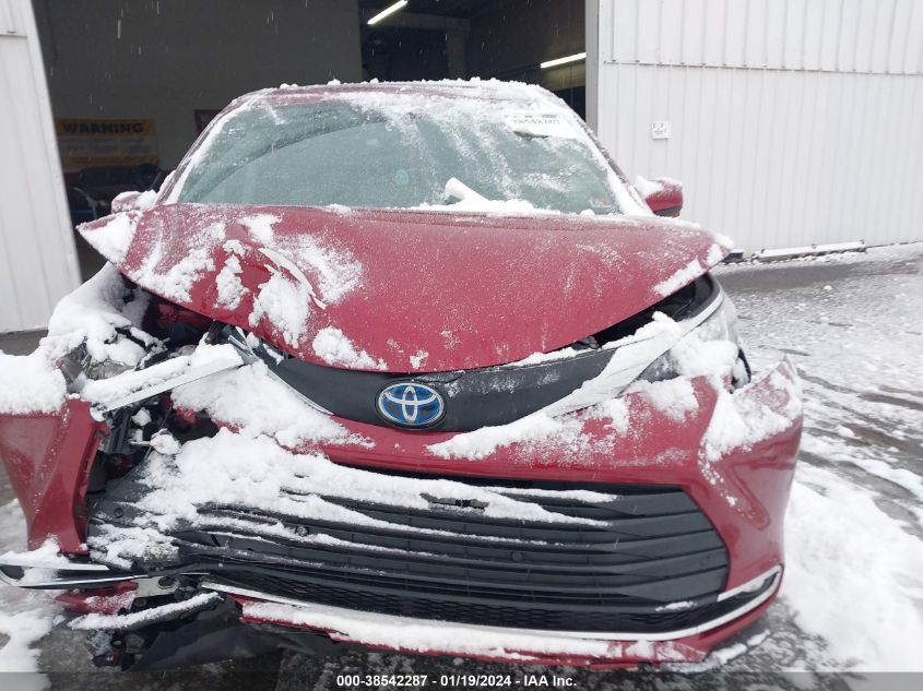 2021 TOYOTA SIENNA XLE - 5TDYRKEC6MS023390