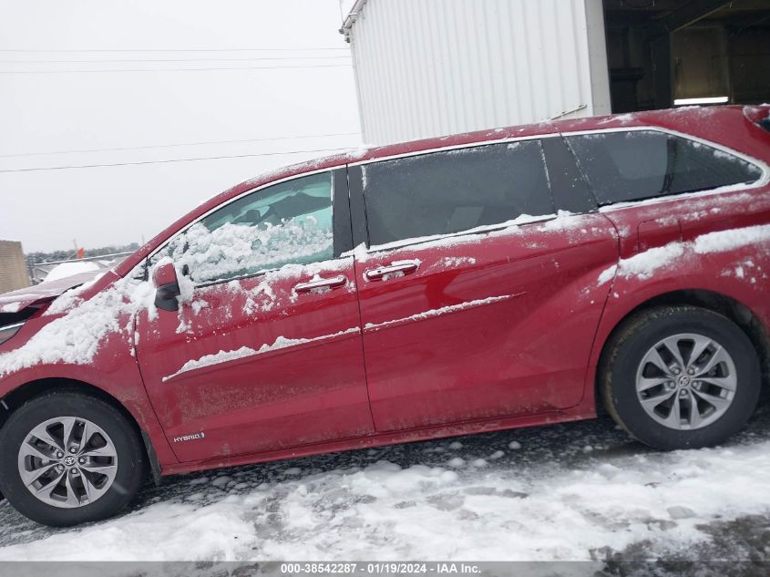 2021 TOYOTA SIENNA XLE - 5TDYRKEC6MS023390