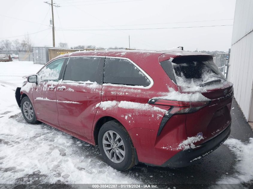 2021 TOYOTA SIENNA XLE - 5TDYRKEC6MS023390