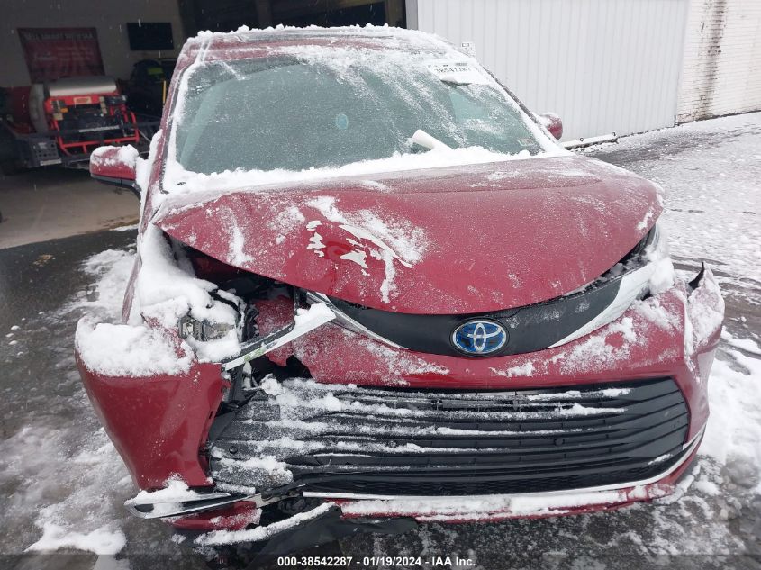 2021 TOYOTA SIENNA XLE - 5TDYRKEC6MS023390