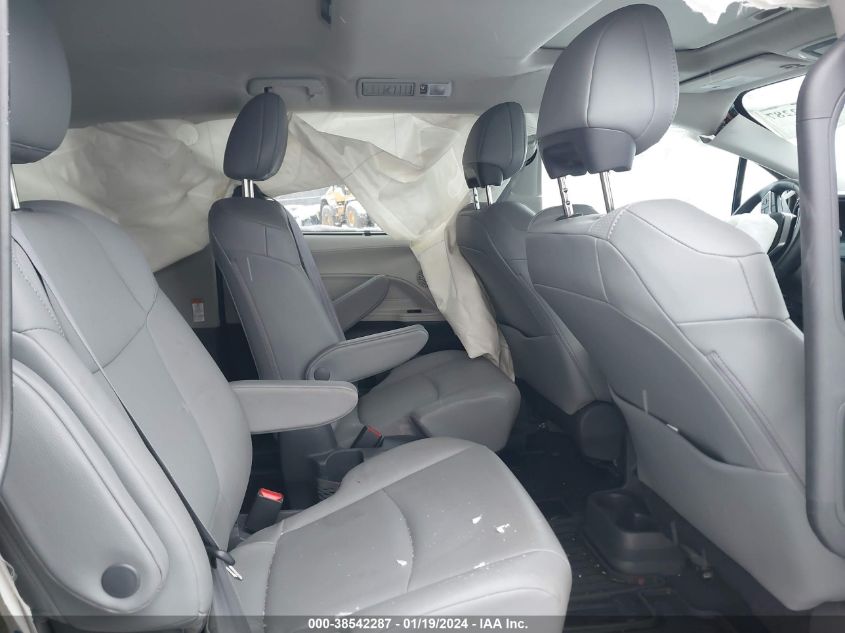 2021 TOYOTA SIENNA XLE - 5TDYRKEC6MS023390