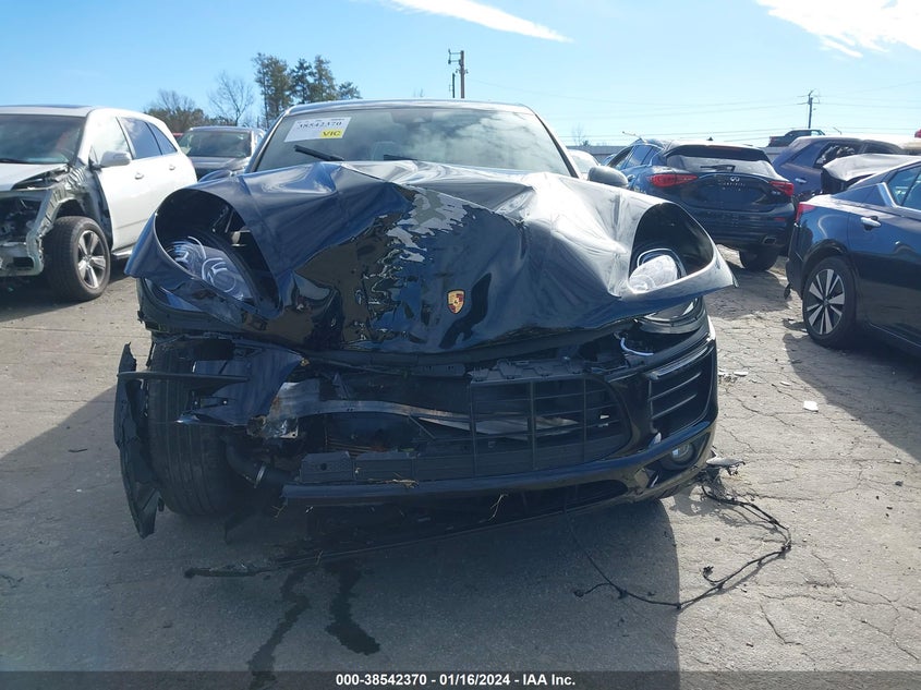 VIN WP1AA2A52JLB03667 2018 PORSCHE MACAN