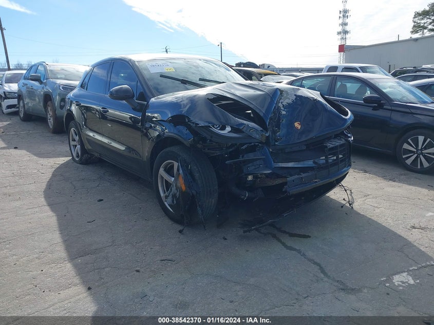 VIN WP1AA2A52JLB03667 2018 PORSCHE MACAN