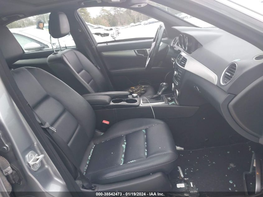 2013 MERCEDES-BENZ C 300 LUXURY 4MATIC/SPORT 4MATIC - WDDGF8AB9DR284750