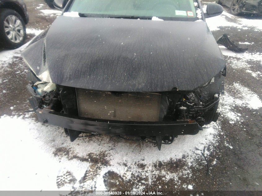 VIN KMHD84LF8JU548626 2018 HYUNDAI ELANTRA SEL