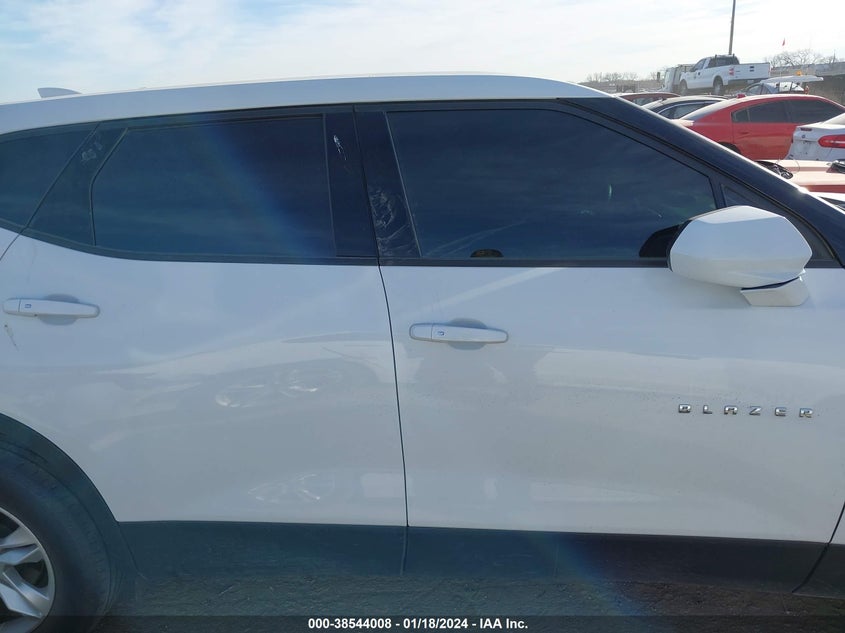 VIN 3GNKBBRA4MS568008 2021 CHEVROLET BLAZER FWD 1LT