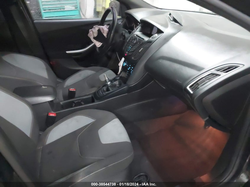 VIN 1FADP3L99HL307630 2017 FORD FOCUS ST