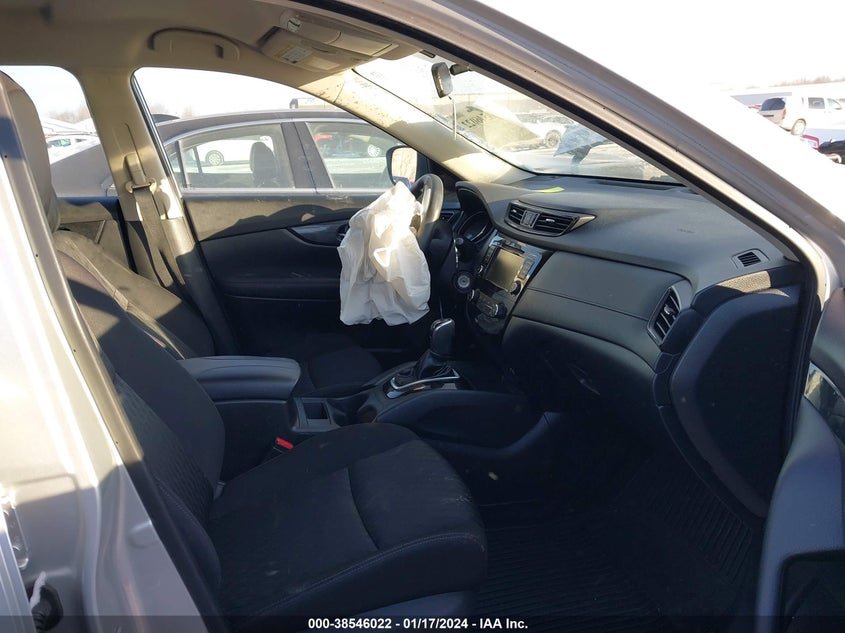 VIN KNMAT2MV7JP576819 2018 NISSAN ROGUE S/SV