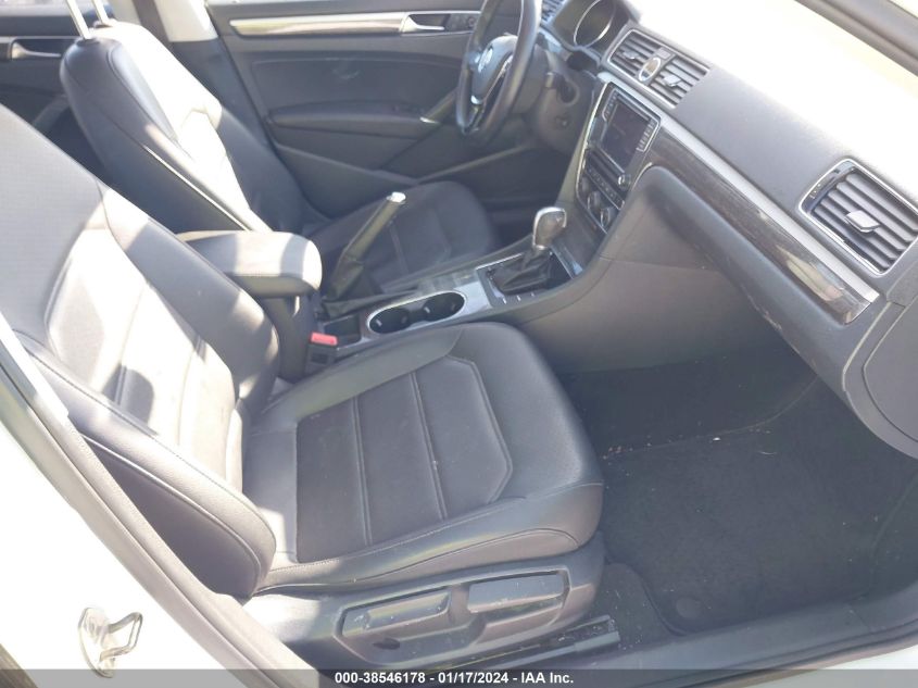2017 VOLKSWAGEN PASSAT 1.8T SE - 1VWBT7A30HC023805