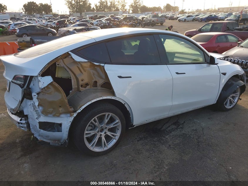 VIN 7SAYGDEE9NF438926 2022 TESLA MODEL Y LONG RANGE DUAL MOTOR ALL-WHEEL DRIVE
