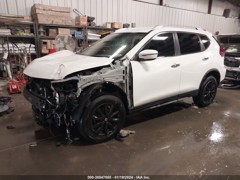VIN KNMAT2MV4JP614183 2018 NISSAN ROGUE SV