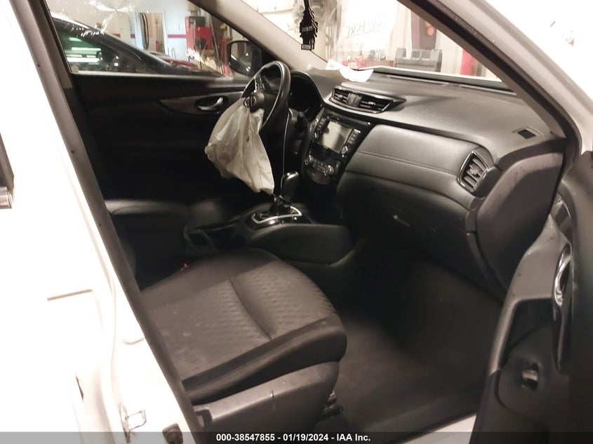VIN KNMAT2MV4JP614183 2018 NISSAN ROGUE SV