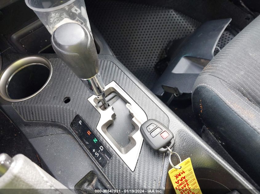 2014 TOYOTA RAV4 XLE - JTMWFREV1ED040010