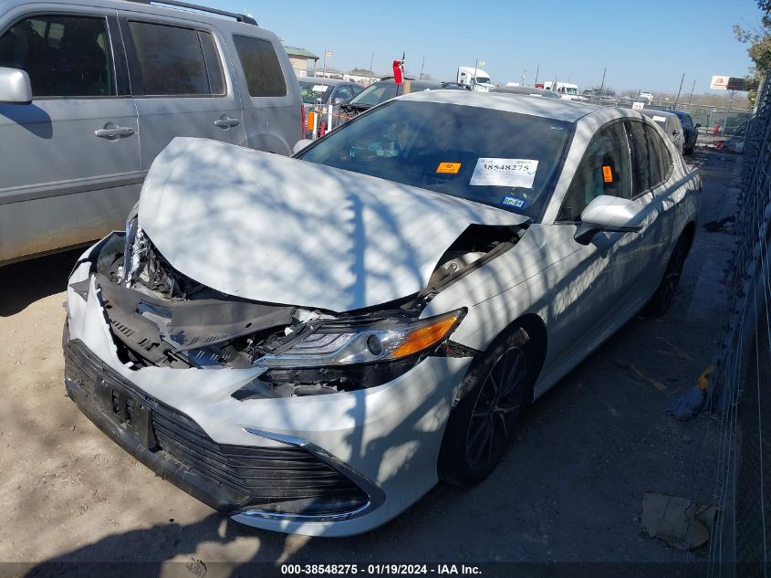 2021 TOYOTA CAMRY XLE - 04T1F11AK8MU47629