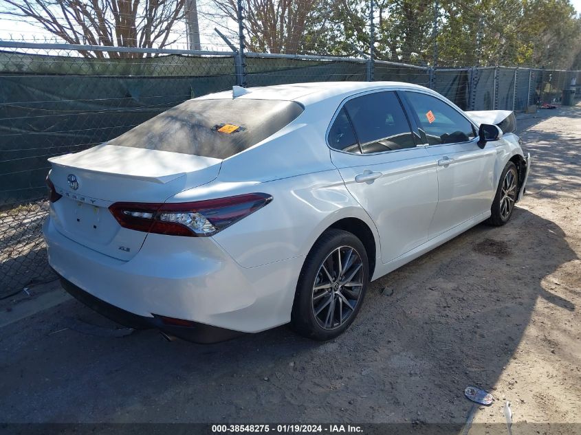 2021 TOYOTA CAMRY XLE - 04T1F11AK8MU47629