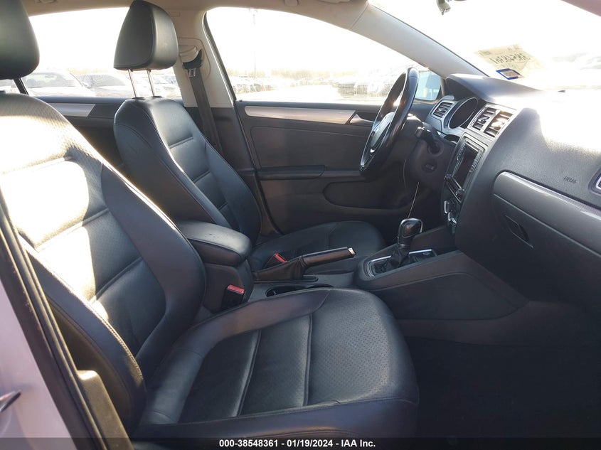 VIN 3VWDB7AJ8HM411700 2017 VOLKSWAGEN JETTA 1.4T SE