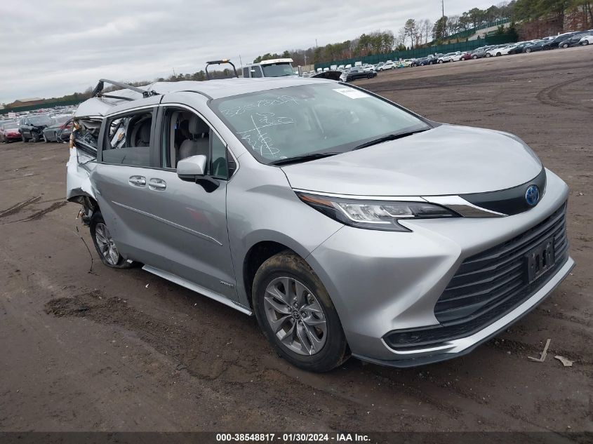 2021 TOYOTA SIENNA LE - 5TDKRKEC1MS071532