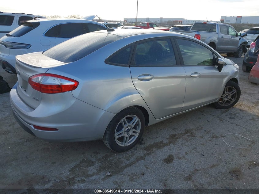 VIN 3FADP4BJ8JM109644 2018 FORD FIESTA SE