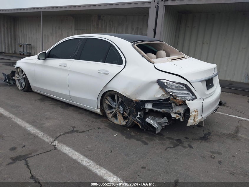VIN 55SWF4JB0JU251747 2018 MERCEDES-BENZ C 300