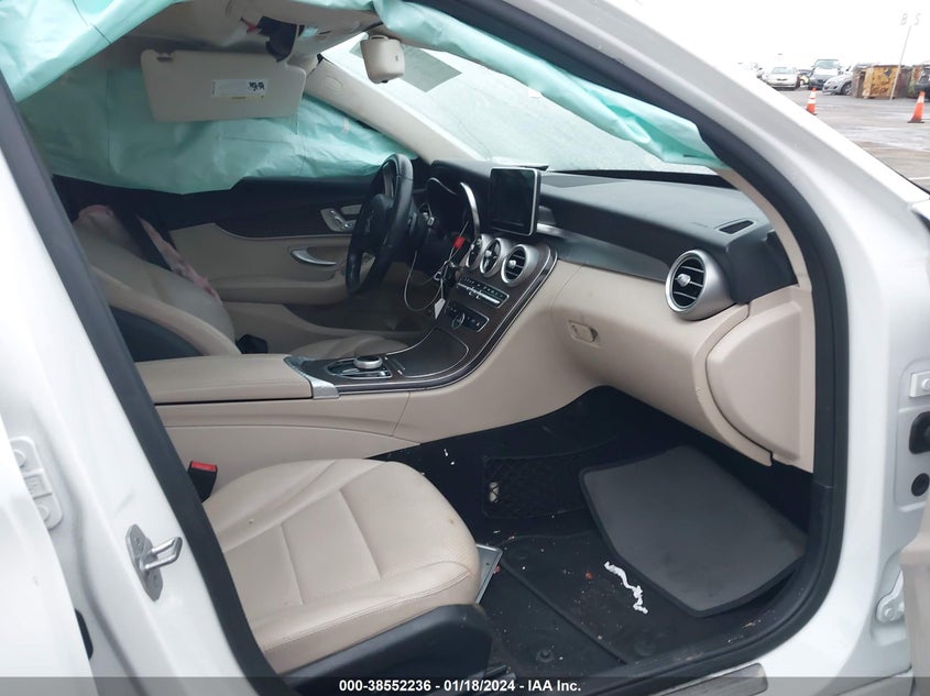 VIN 55SWF4JB0JU251747 2018 MERCEDES-BENZ C 300