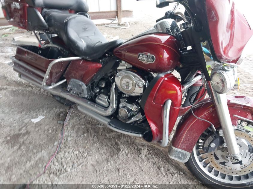 2010 HARLEY-DAVIDSON FLHTCU - 1HD1FC411AB661175