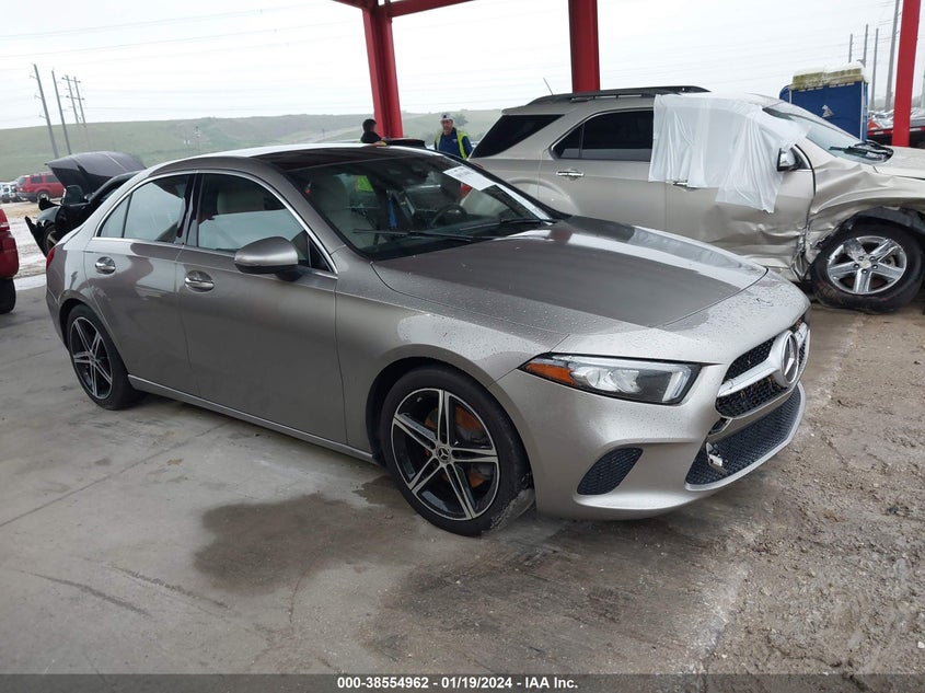 MERCEDES-BENZ A 220 220 2019