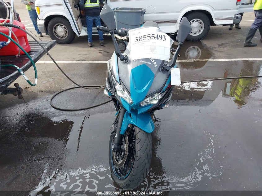 VIN ML5EXEM15MDA30639 2021 KAWASAKI EX650 M