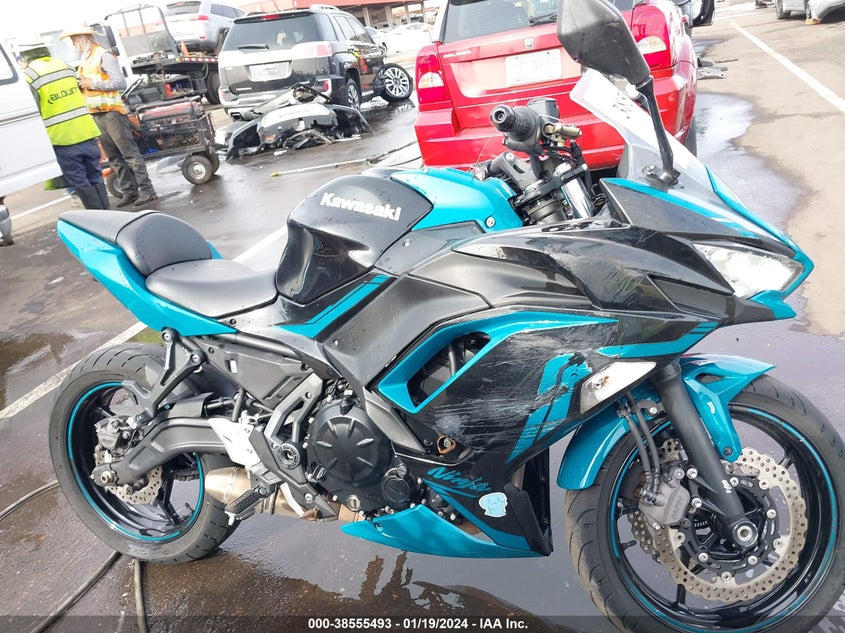 VIN ML5EXEM15MDA30639 2021 KAWASAKI EX650 M