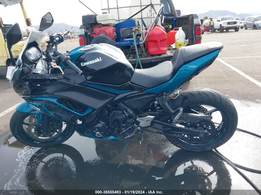 VIN ML5EXEM15MDA30639 2021 KAWASAKI EX650 M