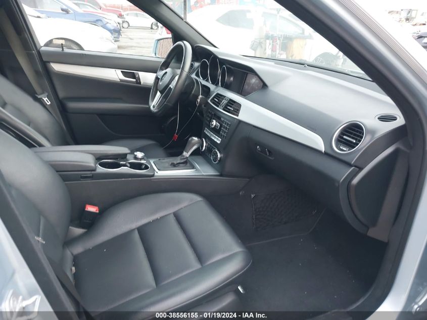 2013 MERCEDES-BENZ C 250 - WDDGF4HB4DA813549