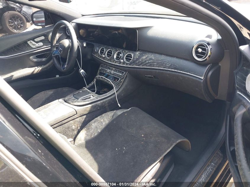 2022 MERCEDES-BENZ E 350 - W1KZF8DB2NB097462