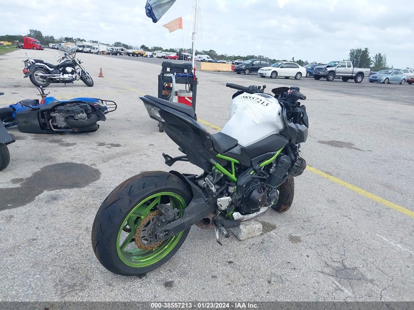 VIN ML5ZRDF19MDA48449 2021 KAWASAKI ZR900 F