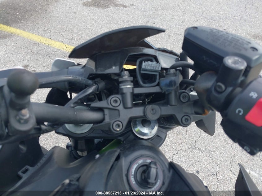 VIN ML5ZRDF19MDA48449 2021 KAWASAKI ZR900 F