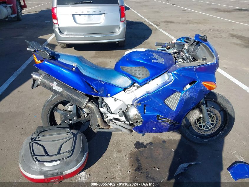2001 HONDA VFR800 F1 JH2RC46081M300349