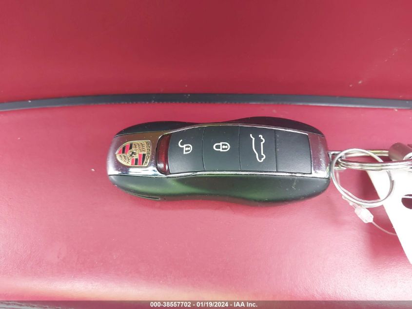 2017 PORSCHE CAYENNE - WP1AA2A21HKA89038