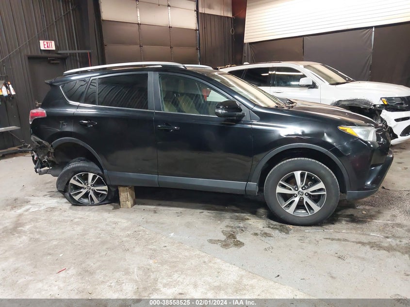 VIN 2T3RFREV8HW595816 2017 TOYOTA RAV4 XLE