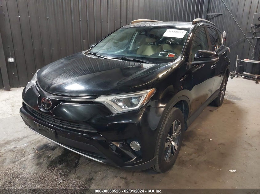 VIN 2T3RFREV8HW595816 2017 TOYOTA RAV4 XLE