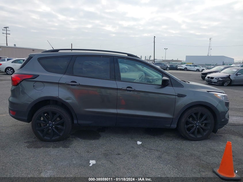VIN 1FMCU0GD6KUA71964 2019 FORD ESCAPE SE