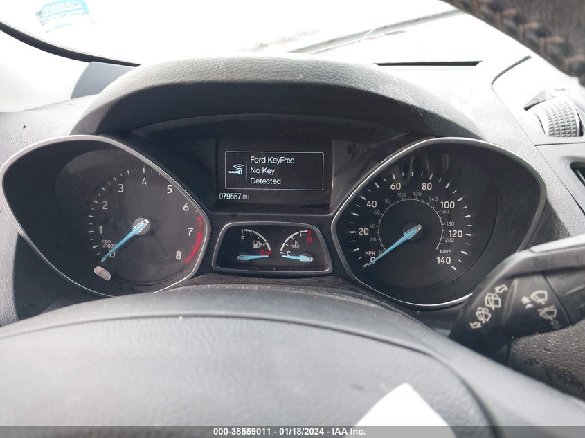 VIN 1FMCU0GD6KUA71964 2019 FORD ESCAPE SE