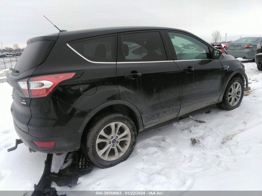 VIN 1FMCU0GD8HUD37252 2017 FORD ESCAPE SE