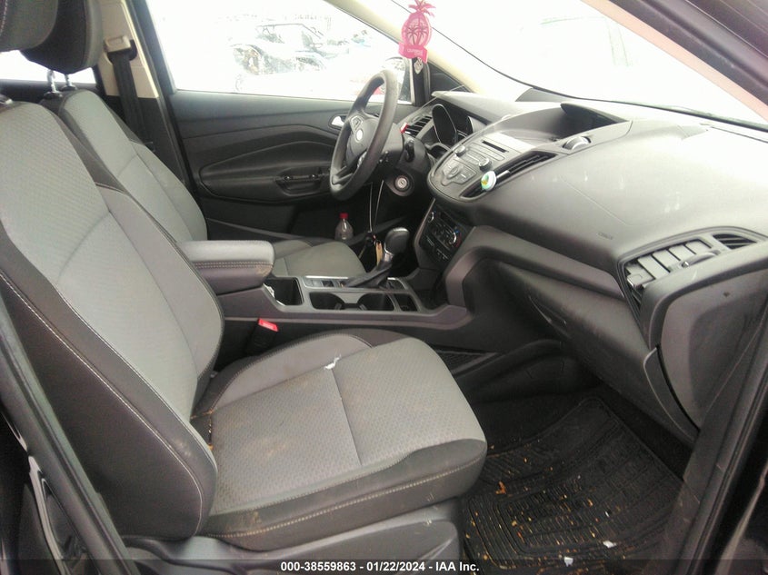VIN 1FMCU0GD8HUD37252 2017 FORD ESCAPE SE