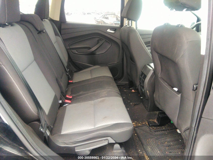 VIN 1FMCU0GD8HUD37252 2017 FORD ESCAPE SE