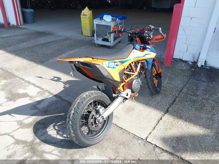 VIN VBKLSV403PM751304 2023 KTM 690 SMC R