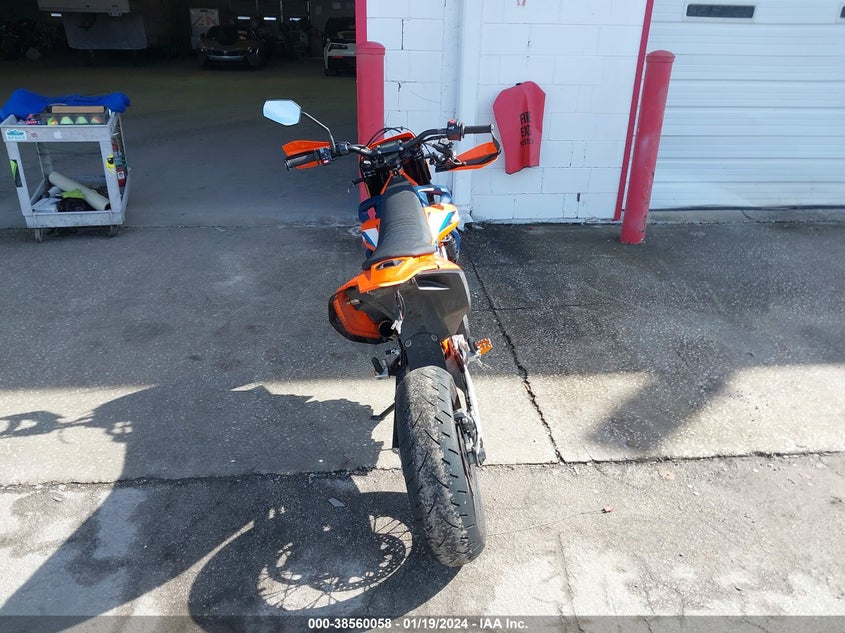 VIN VBKLSV403PM751304 2023 KTM 690 SMC R