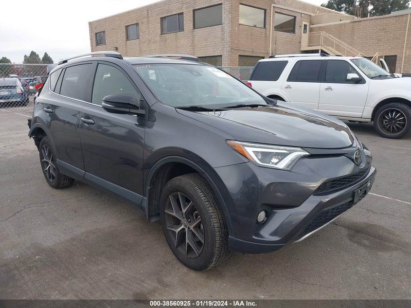 VIN JTMNFREV1JJ150594 2018 TOYOTA RAV4 SE