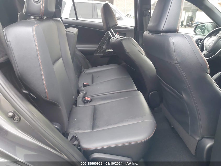VIN JTMNFREV1JJ150594 2018 TOYOTA RAV4 SE
