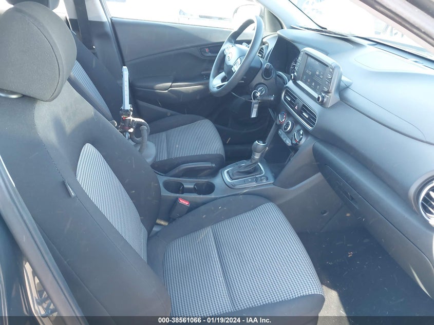 VIN KM8K1CAA7LU506691 2020 HYUNDAI KONA SE