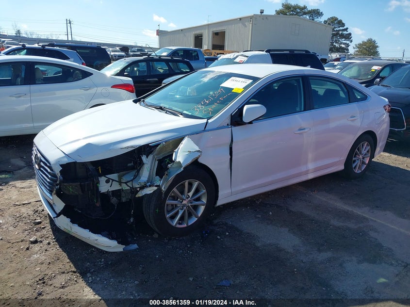 VIN 5NPE24AF5KH819375 2019 HYUNDAI SONATA SE