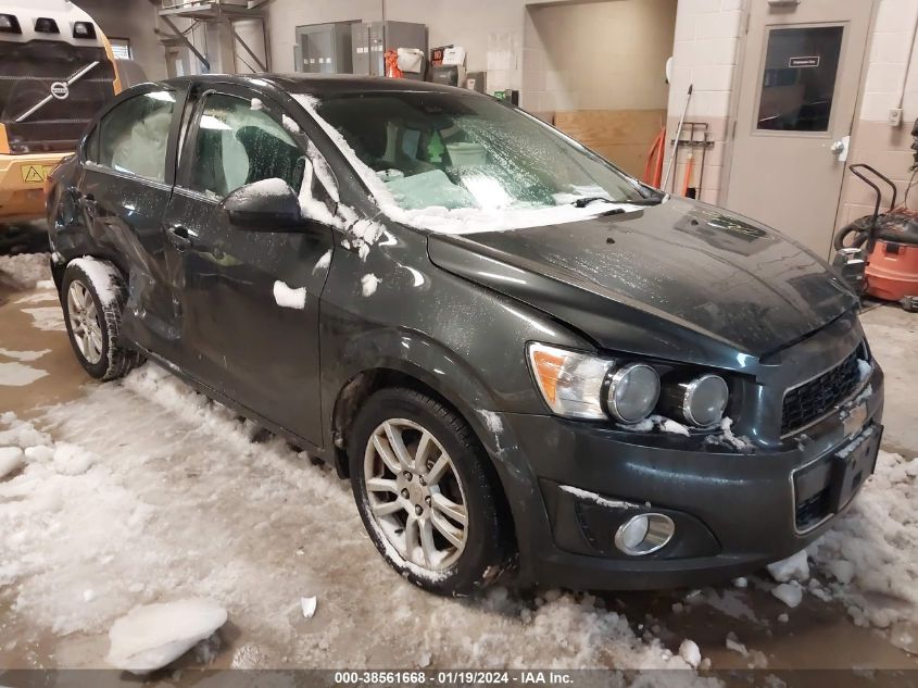 Lot #2527696347 2016 CHEVROLET SONIC LT AUTO salvage car